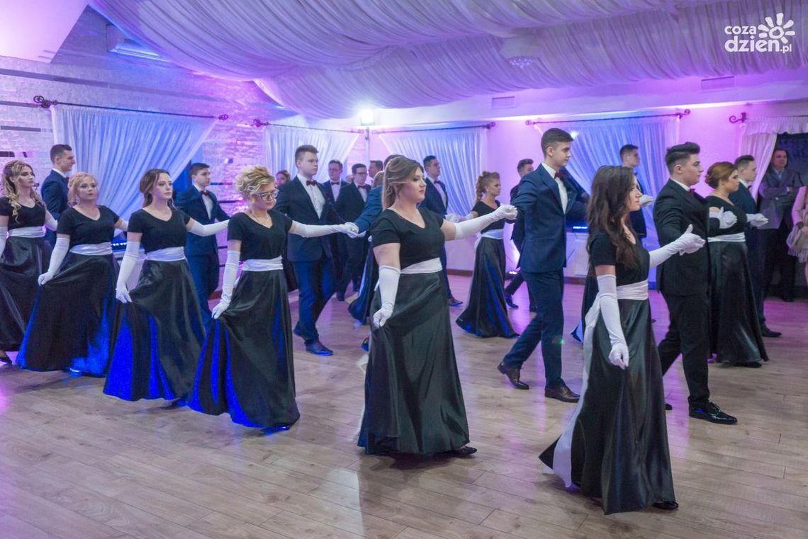 Studniówki 2018. Zobacz poloneza w "Baczyńskim"