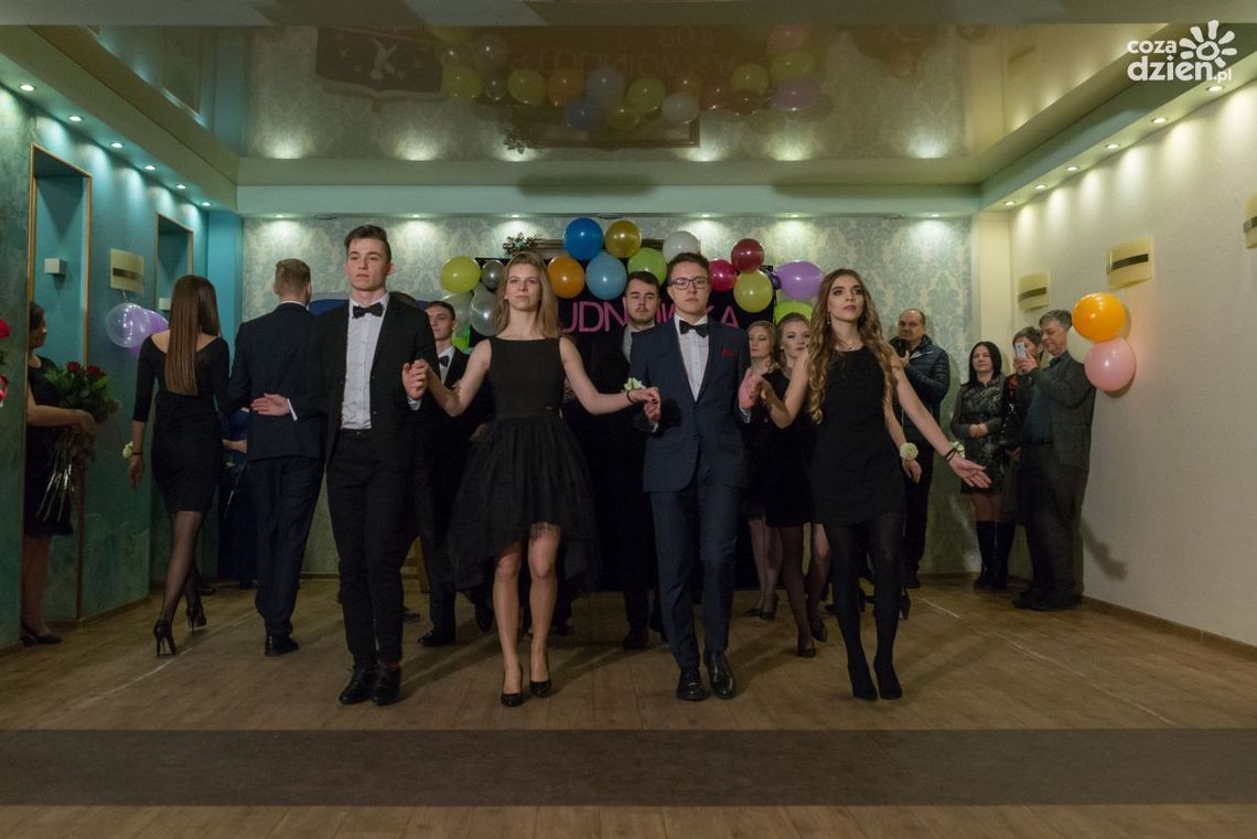 Studniówki 2018. Zobacz poloneza w "Montessori"