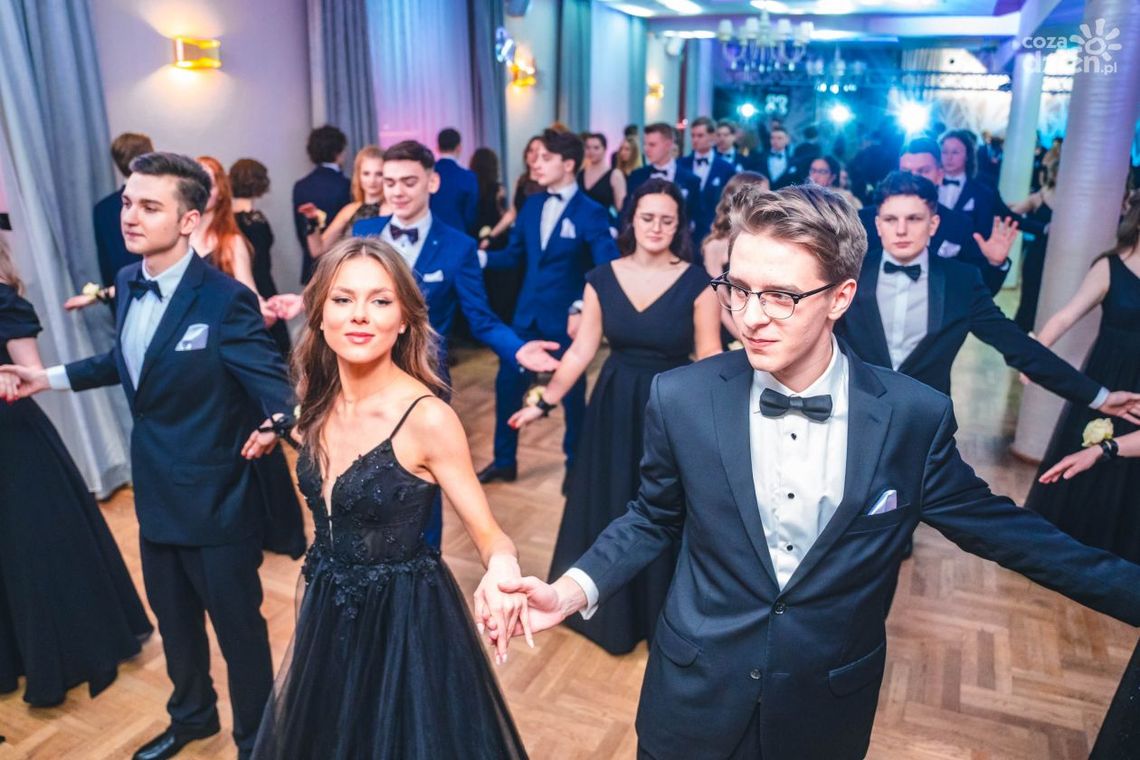 Studniówki 2022. Pierwsze bale maturalne za nami
