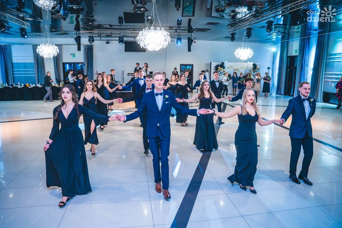 Studniówki 2022: V Liceum Ogólnokształcące im. Romualda Traugutta 