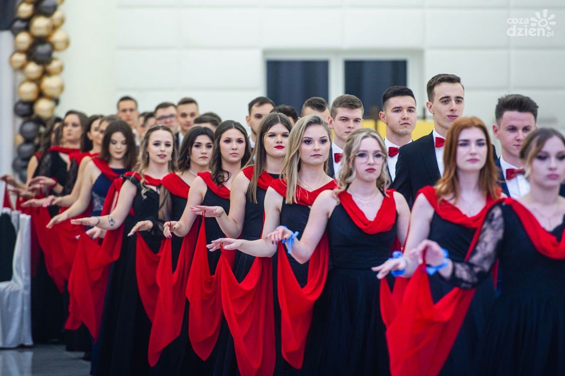 Studniówki 2022: ZS nr 1 im. Legionów Polskich w Kozienicach Studniówki 2022: ZS nr 1 im. Legionów Polskich w Kozienicach