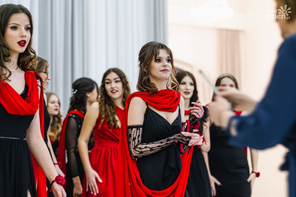 Studniówki 2022: ZS nr 1 im. Legionów Polskich w Kozienicach Studniówki 2022: ZS nr 1 im. Legionów Polskich w Kozienicach