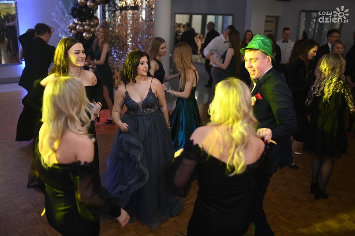 Studniówki 2023: "Baczyński" [wideo]