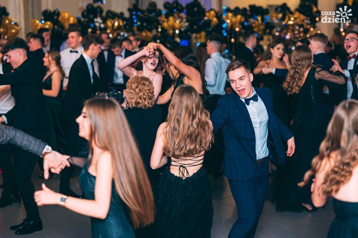 Studniówki 2023: LO im. Armii Krajowej w Białobrzegach