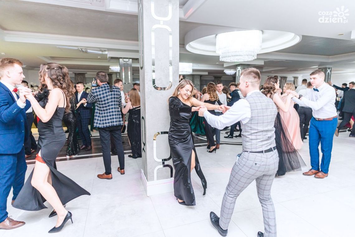 Studniówki 2023: Zespół Szkół Rolniczo - Technicznych w Zwoleniu