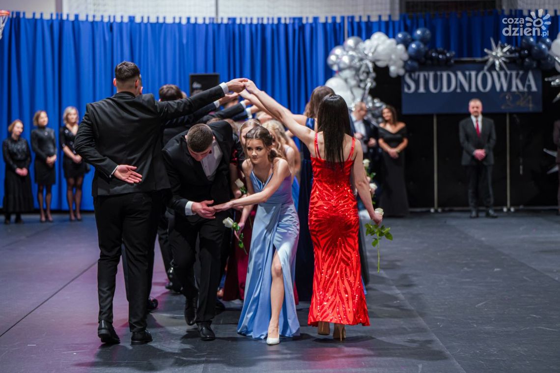 Studniówki 2024. Zespół Szkół w Pionkach