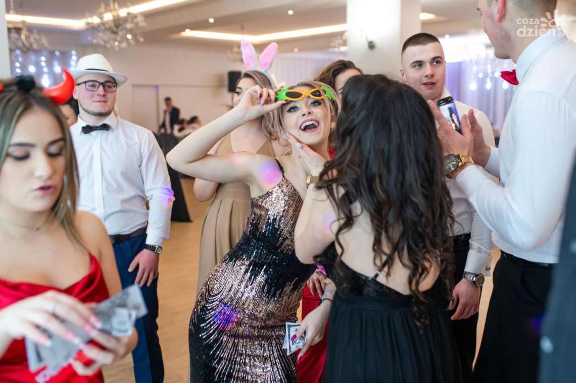 Studniówki 2024. ZSZ im. mjr. Hubala w Radomiu [WIDEO]