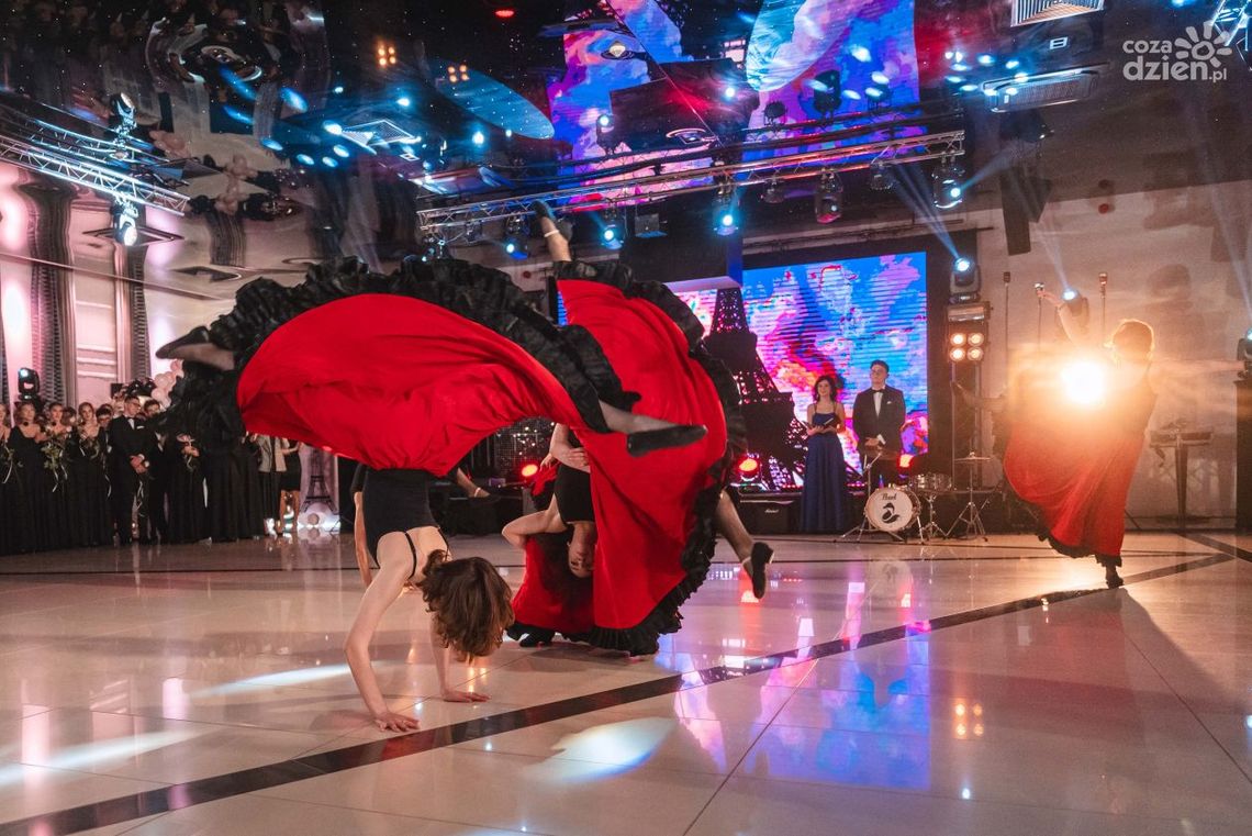 Studniówki 2025: IV LO im. dr. Tytusa Chałubińskiego [FOTO/WIDEO]