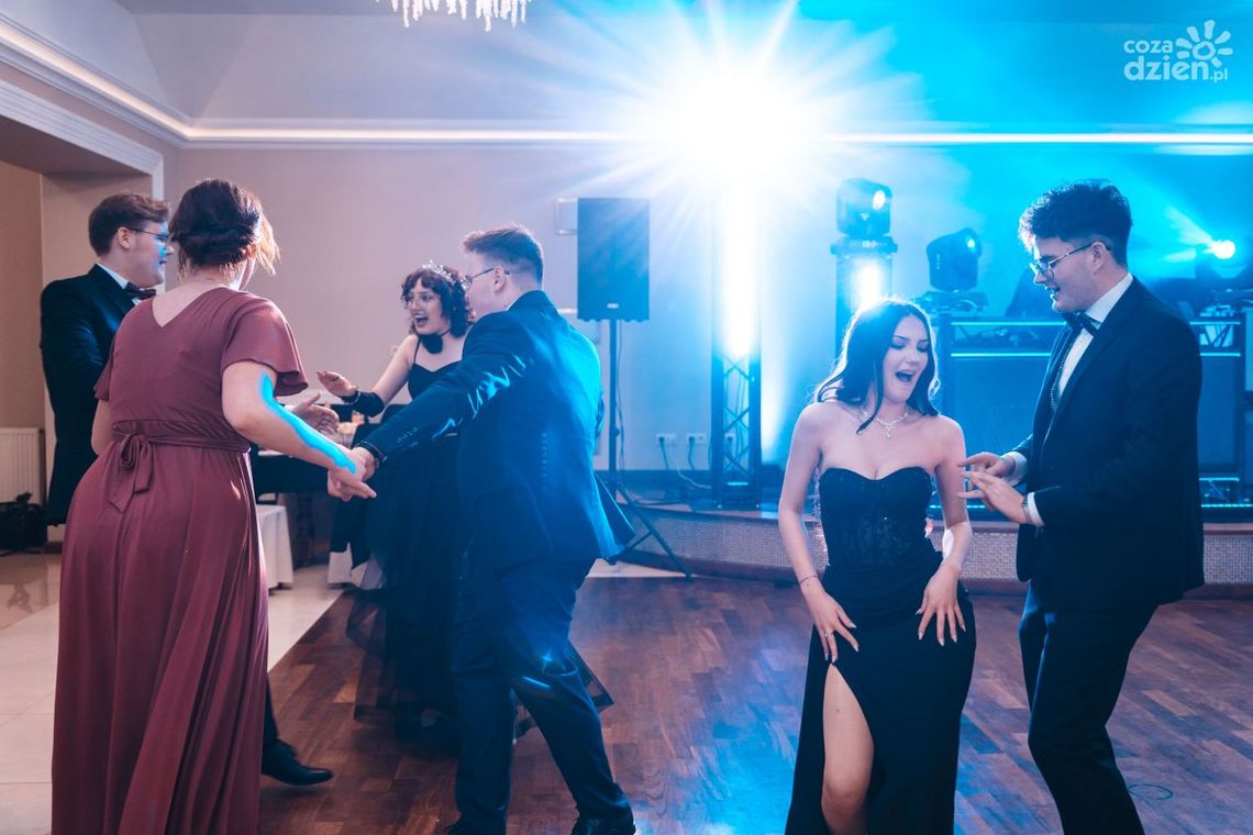 Studniówki 2025. Technikum TEB Edukacja w Radomiu [FOTO/WIDEO]