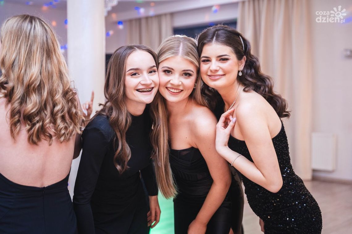 Studniówki 2025. XII Liceum Ogólnokształcące z Oddziałami Sportowymi w Radomiu [FOTO/WIDEO]