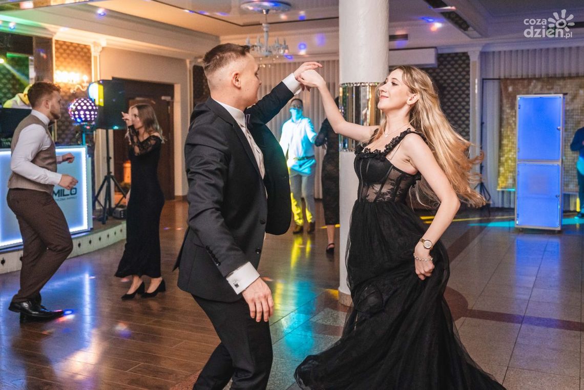 Studniówki 2025. Zespół Szkół Drzewnych i Leśnych im. Jana Kochanowskiego w Garbatce-Letnisku [FOTO/WIDEO]