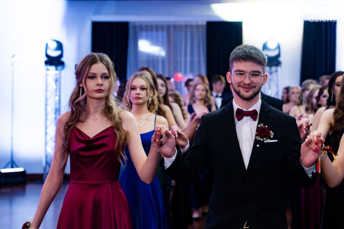 Studniówki 2025: Zespół Szkół im. Korpusu Ochrony Pogranicza [WIDEO/FOTO]