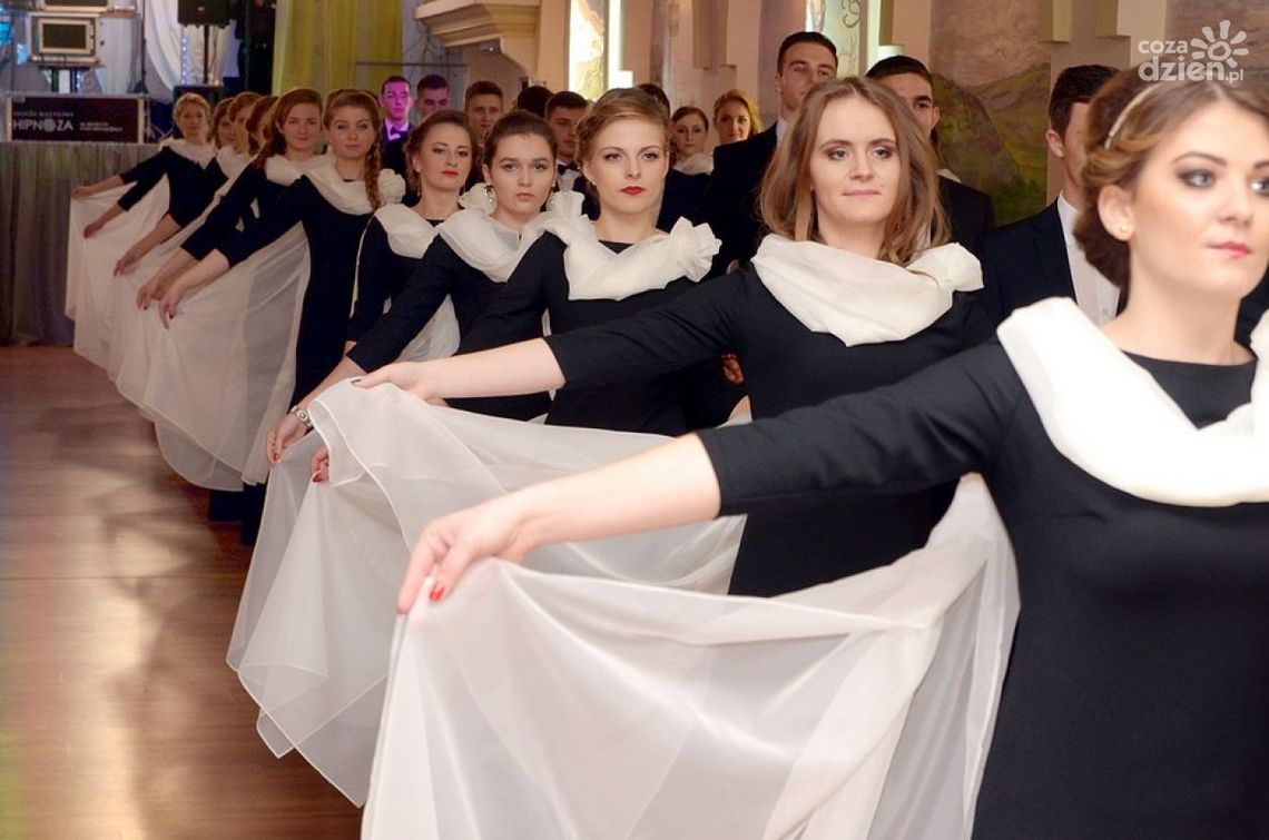 Studniówki - zobacz zdjęcia i video! Studniówki - zobacz zdjęcia i video!