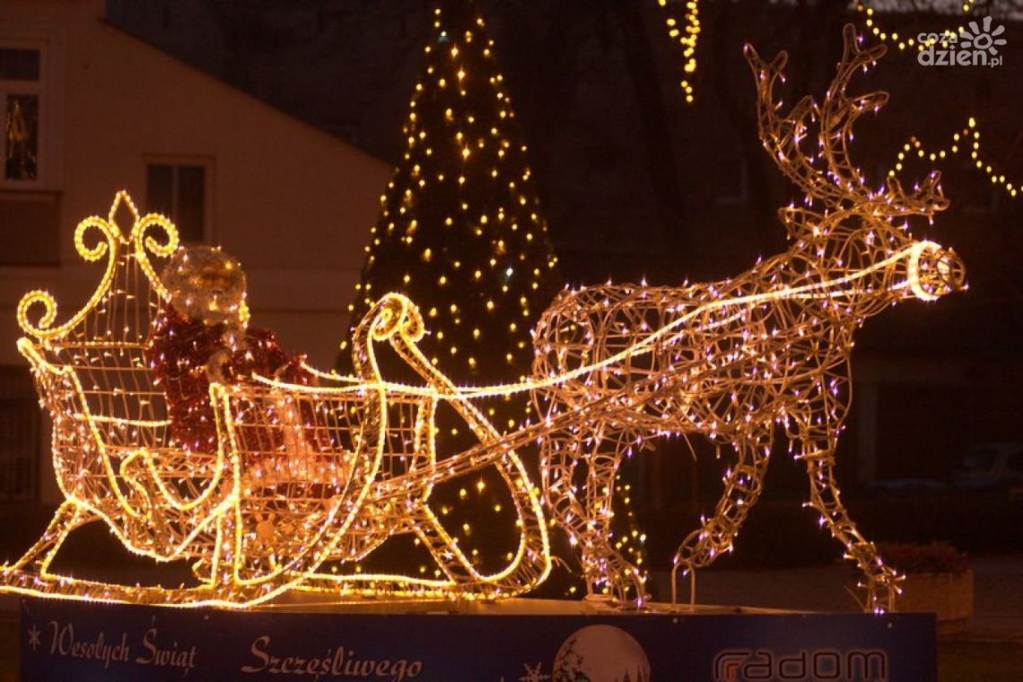 Świąteczne ozdoby na deptaku (Zdjęcia) Świąteczne ozdoby na deptaku (Zdjęcia)