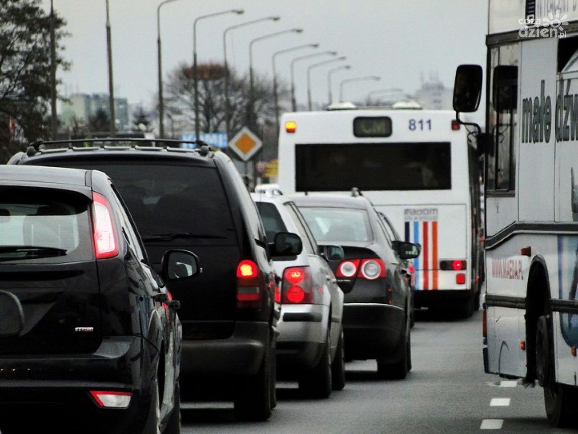 Świąteczne zmiany w komunikacji miejskiej Świąteczne zmiany w komunikacji miejskiej