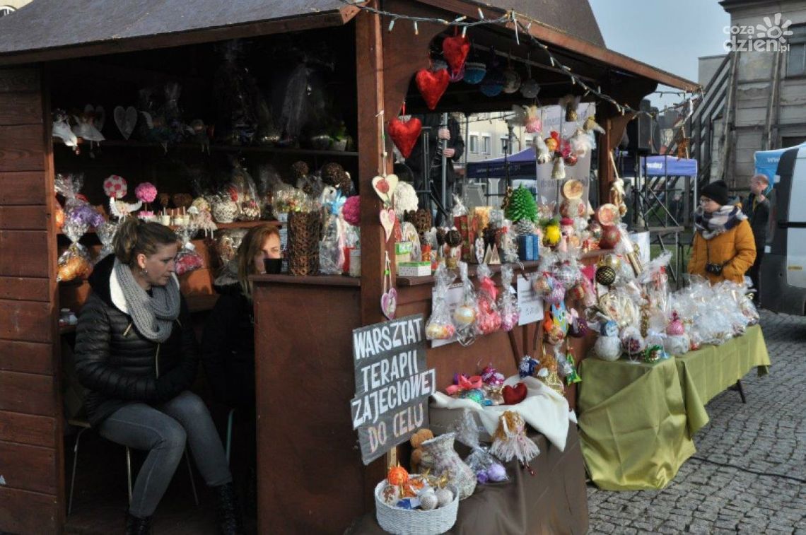 Świąteczny kiermasz w rynku