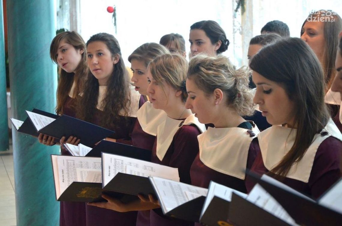 Świąteczny opłatek i życzenia