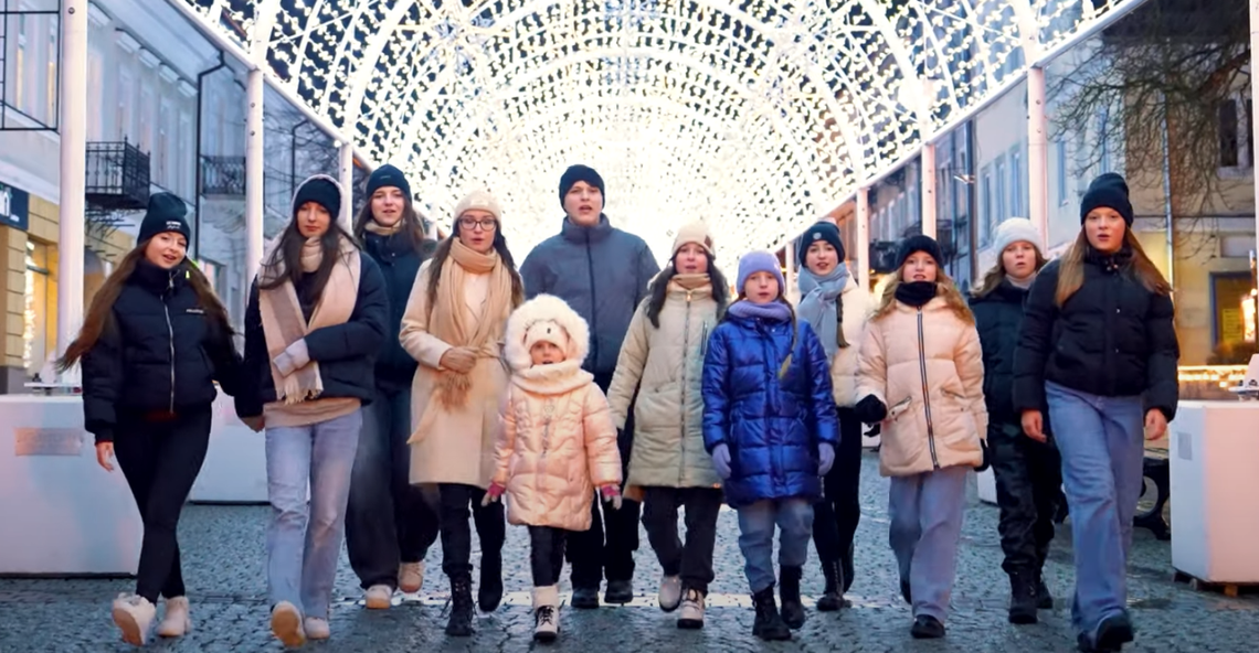 Świąteczny teledysk od uczniów Radomskiej Szkoły Rocka