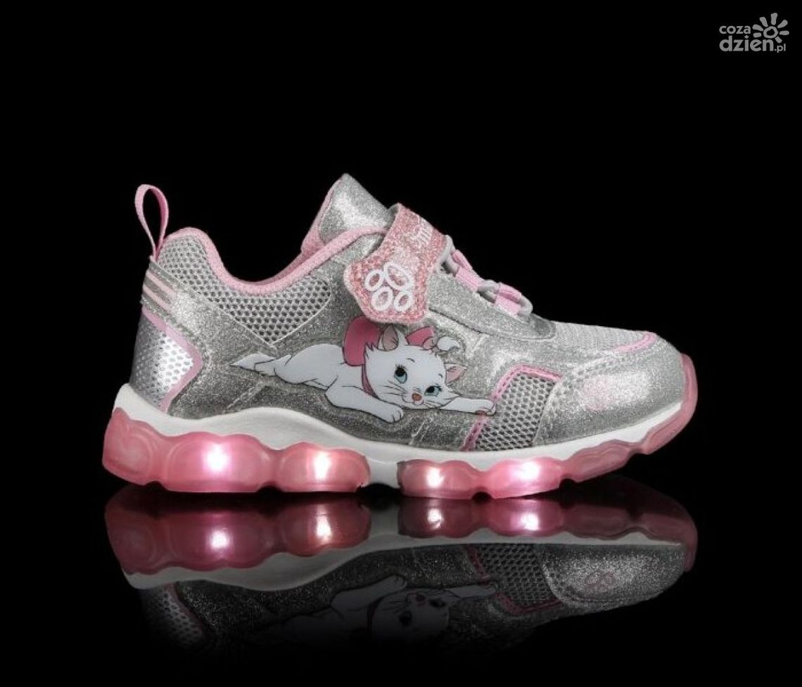 Świecące buty LED dla dziecka - czy warto je kupić? Świecące buty LED dla dziecka - czy warto je kupić?
