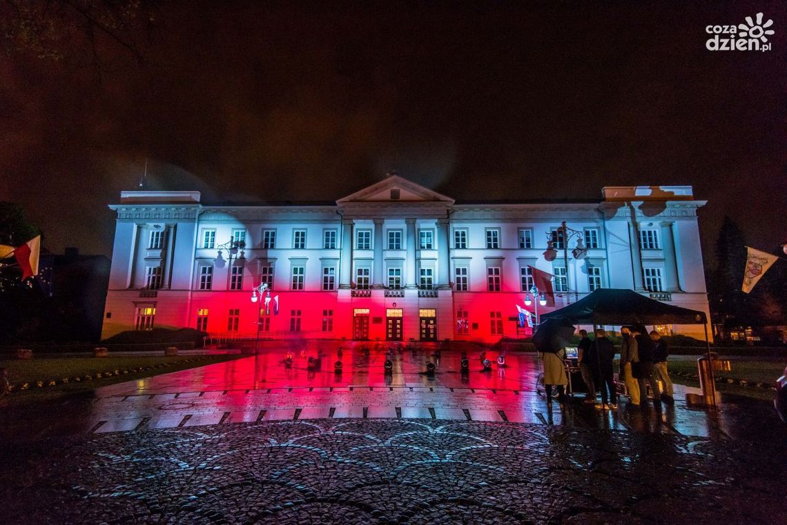 Świetlny hołd dla służb medycznych Świetlny hołd dla służb medycznych