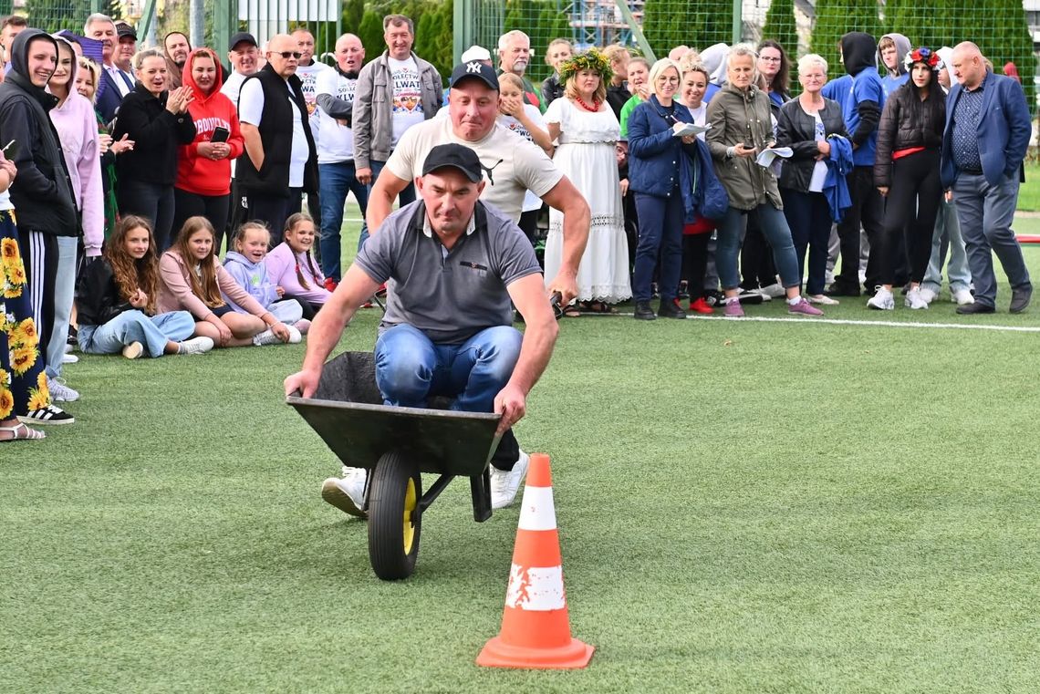 Święto Plonów w Jedlińsku. Rolnicy podziękowali za zbiory, sołectwa stanęły do rywalizacji