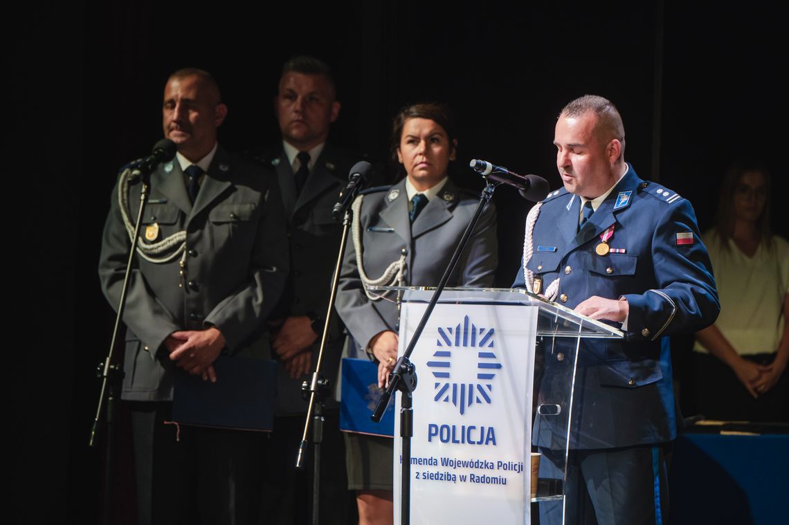 Święto Policji w Teatrze Powszechnym. Uroczystości były okazją do innego spojrzenia na służbę Święto Policji w Teatrze Powszechnym. Uroczystości były okazją do innego spojrzenia na służbę