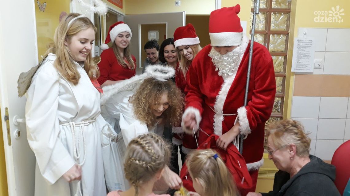 Święty Mikołaj odwiedził pacjentów radomskiego Szpitala