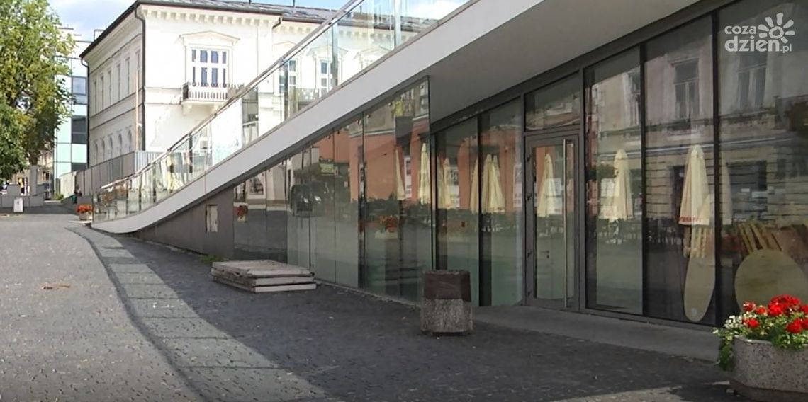 Szalet na fontannach znów będzie otwarty