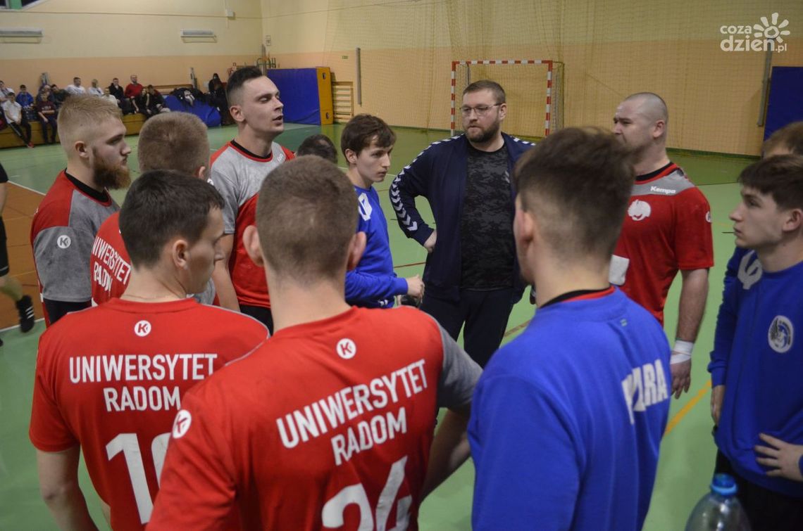 Szczypiorniści Uniwersytetu Radom wciąż otwierają tabelę II ligi. Enea Orlęta zawodzą