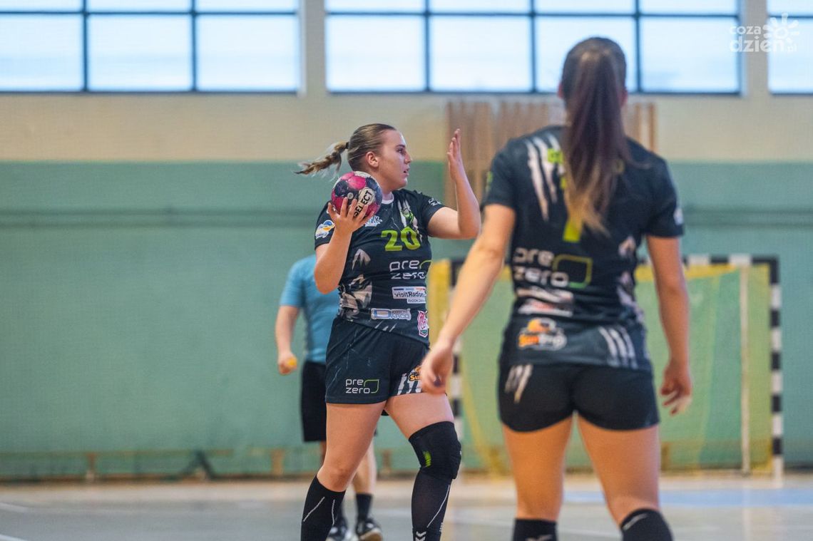 Szczypiornistki PreZero APR Radom w zaległym meczu zdeklasowały rywalki