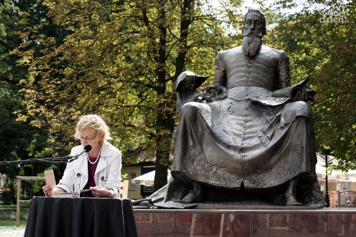 Szefowie placówek kultury czytali "Pana Tadeusza"