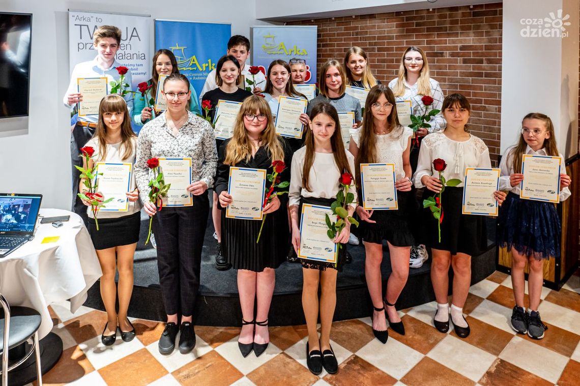 Szesnastu wspaniałych