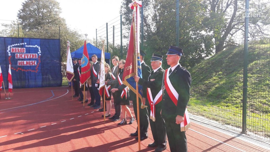 Szkoła w Seredzicach ma już patrona i sztandar