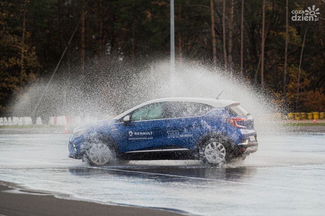 Szkolenie dla kierowców na torze Modlin