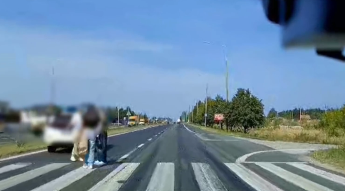 Szokujące nagranie. Potrącenie 13-latki na pasach na Warszawskiej [WIDEO]