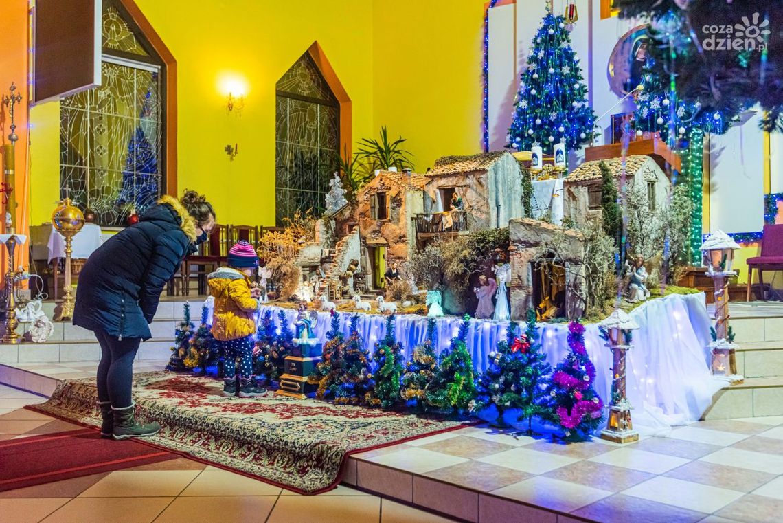 Szopka z Bolonii w parafii w Groszowicach