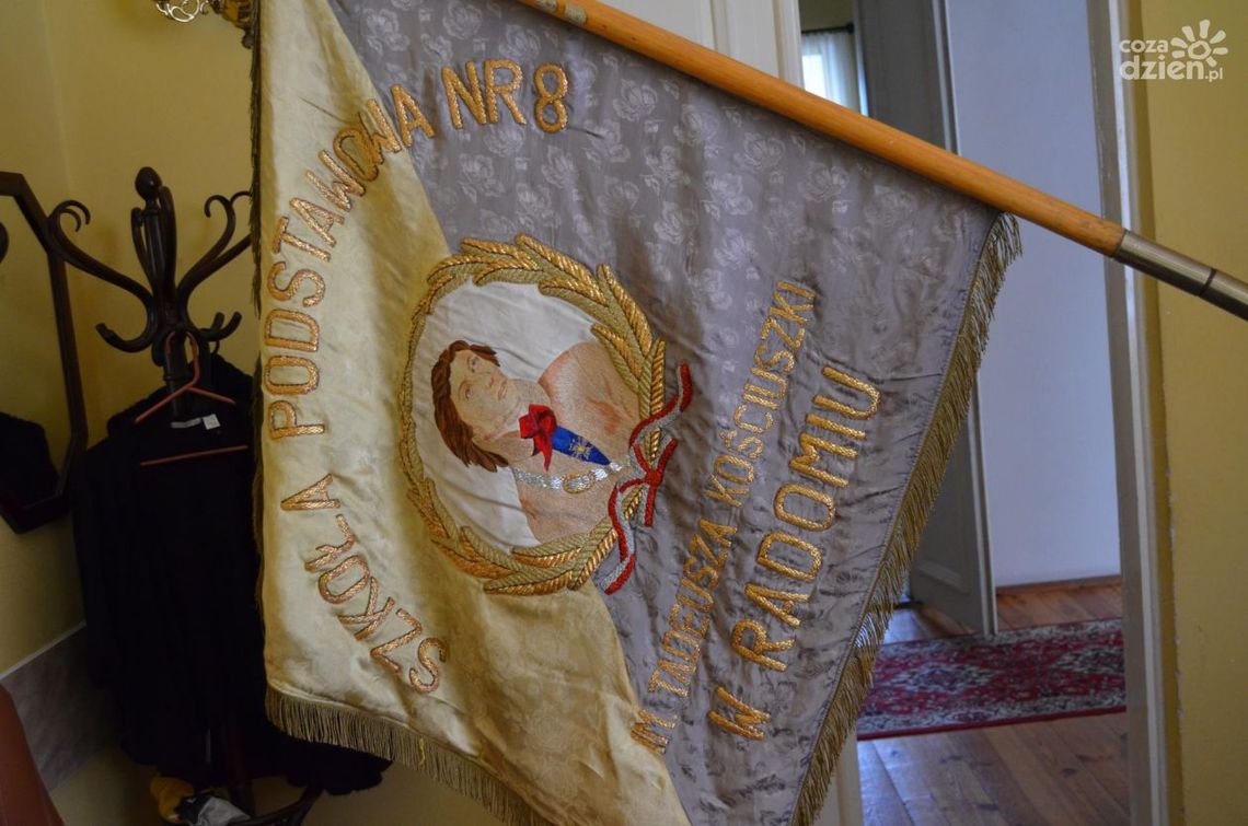 Sztandar "ósemki" już w muzeum. Co z resztą pamiątek po szkole? Sztandar "ósemki" już w muzeum. Co z resztą pamiątek po szkole?