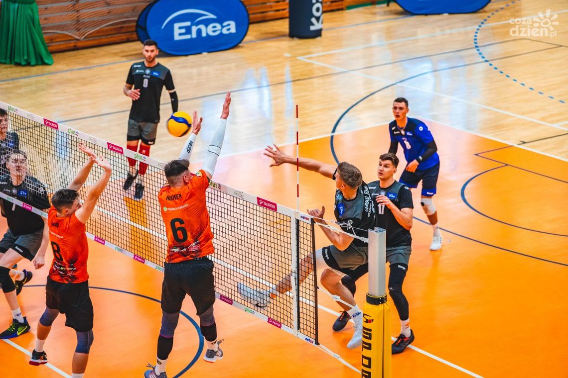 Szybka wygrana Cerradu Enei Czarnych Radom i awans do finału w Kozienicach Szybka wygrana Cerradu Enei Czarnych Radom i awans do finału w Kozienicach