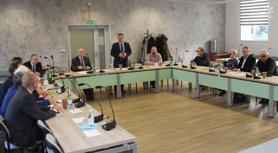 Szybki internet dla mieszkańców powiatu radomskiego Szybki internet dla mieszkańców powiatu radomskiego