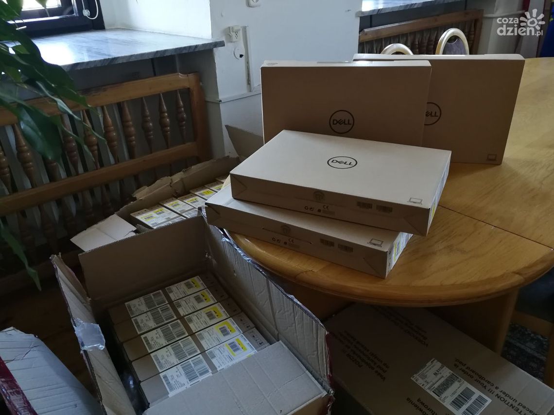 Szydłowiec. Komputery za 70 tys zł trafią do uczniów