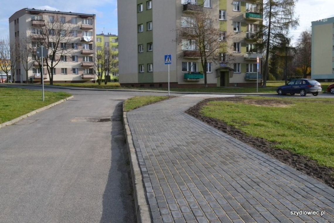 Szydłowiec. Nowy chodnik przy Staszica
