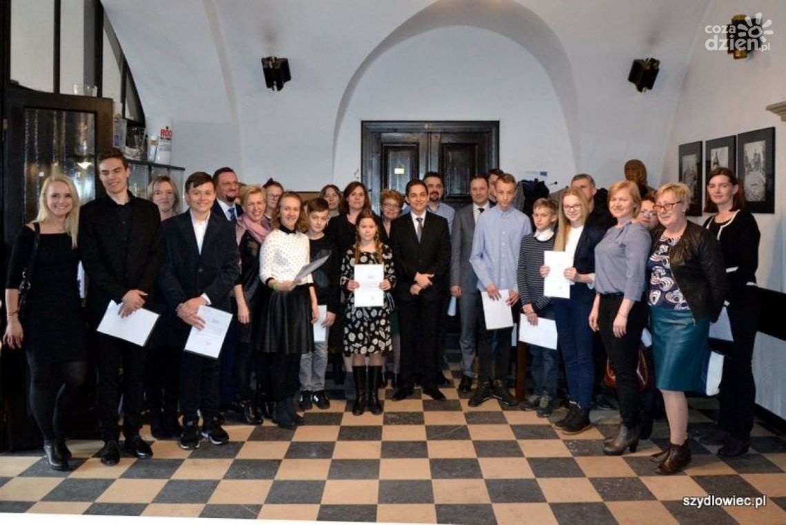 SZYDŁOWIEC. Stypendia naukowe wręczone SZYDŁOWIEC. Stypendia naukowe wręczone