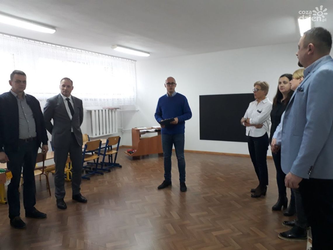 Szydłowiec. Szkoła z nową świetlicą