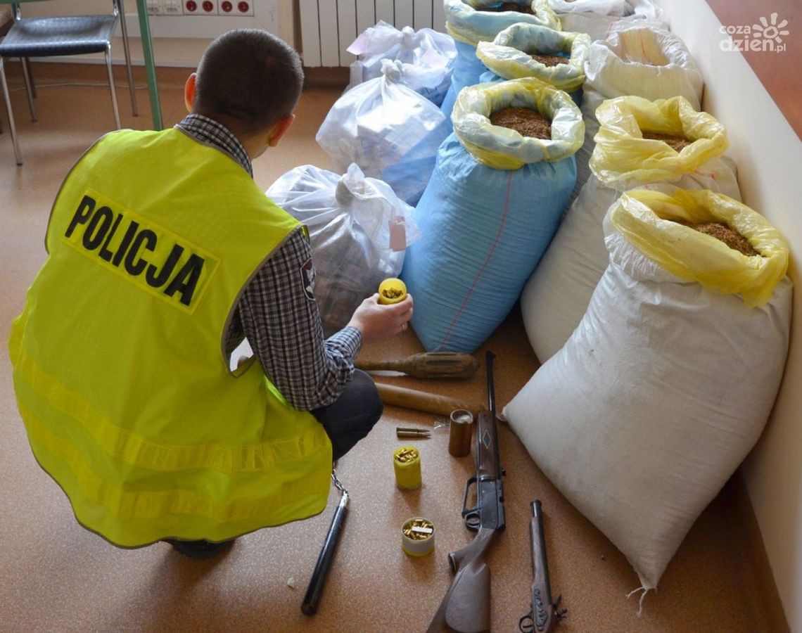 Szydłowiec. Zatrzymana nielegalna kontrabanda Szydłowiec. Zatrzymana nielegalna kontrabanda