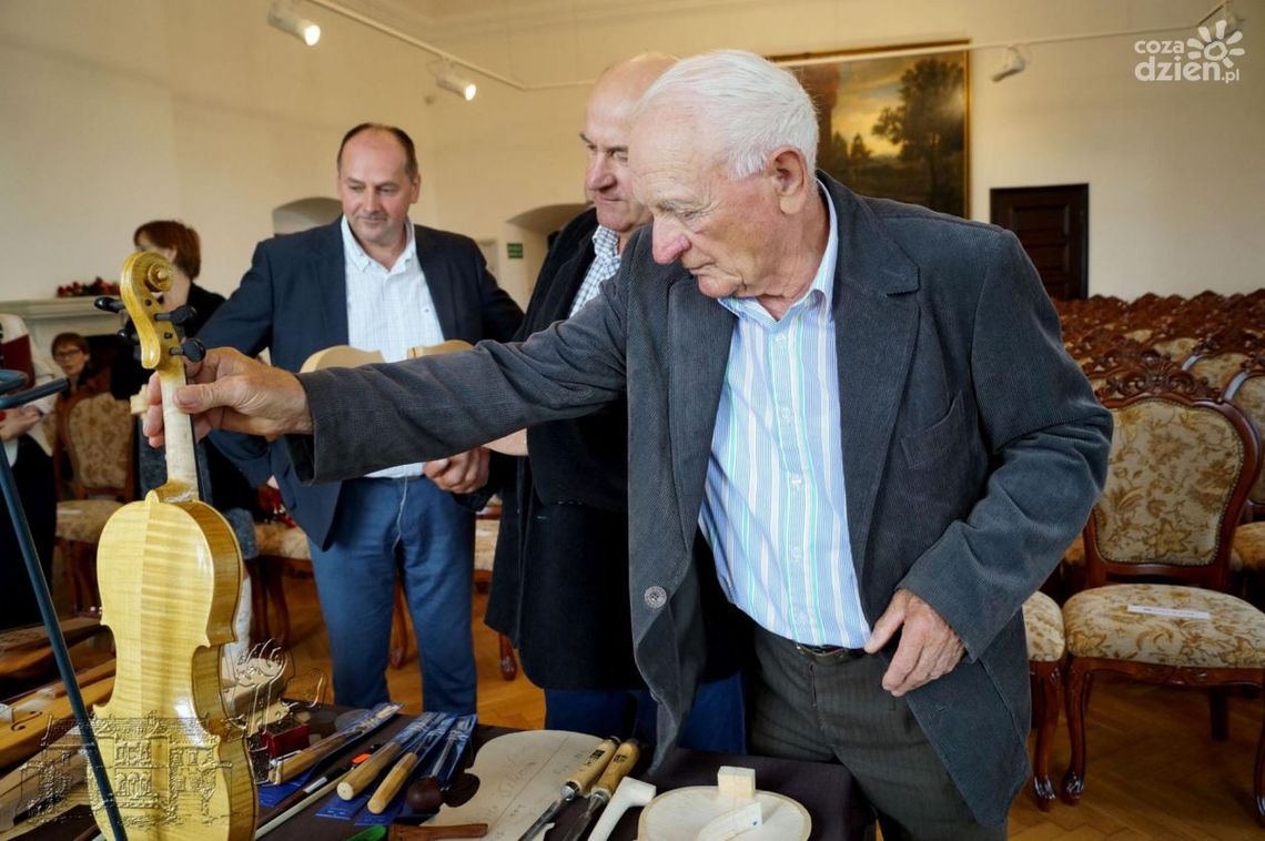 Szydłowieccy „lutnicy” - skrzypce zagrały