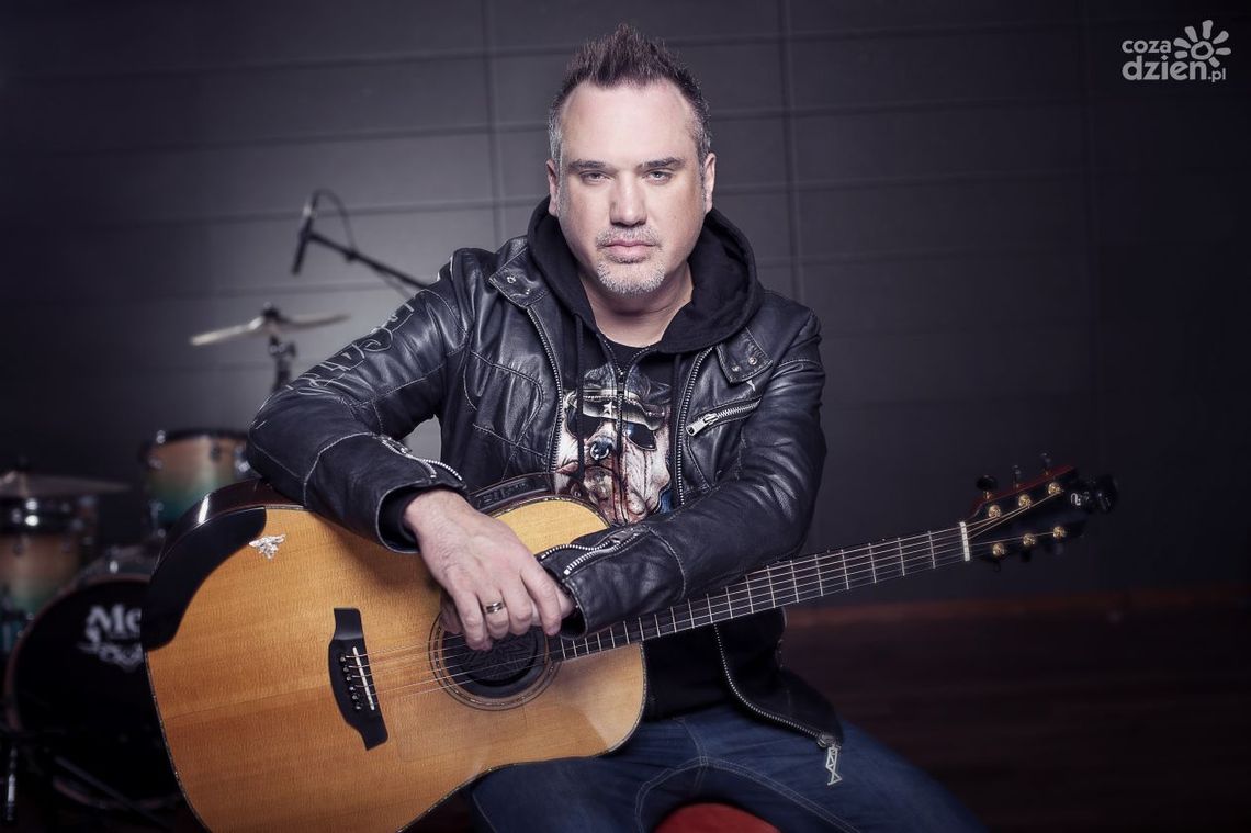 Szymon Wydra w muszli