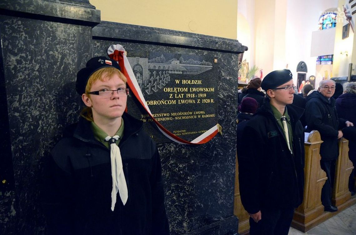 Tablica w hołdzie Orlętom Lwowskim