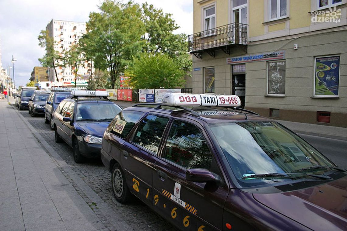 Taksówkarze bez egzaminów