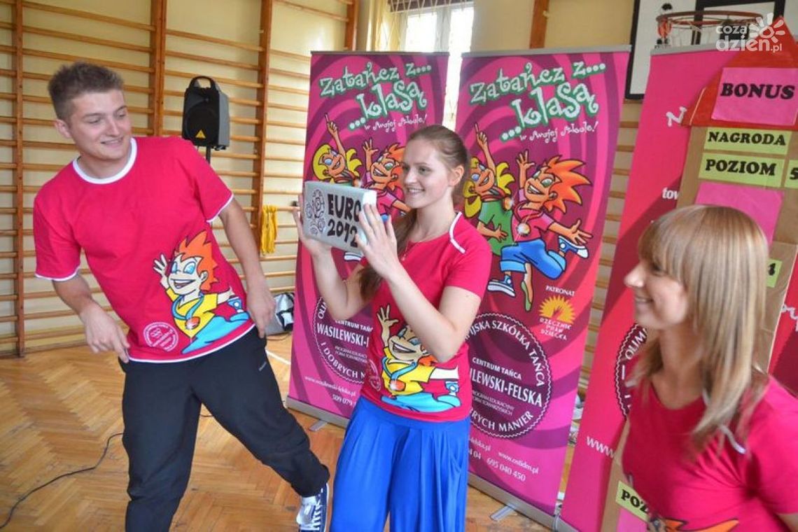 Tańcz i ucz się manier!