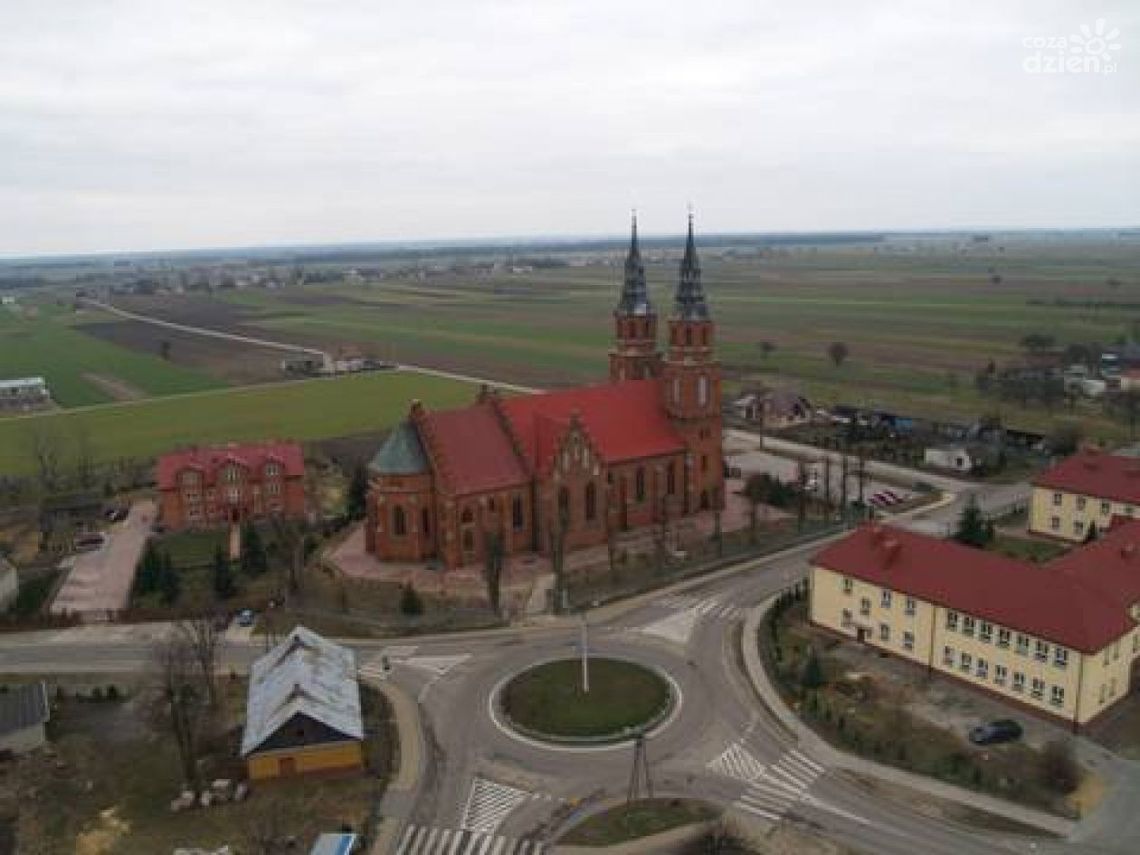 TCZÓW. Kościół do remontu